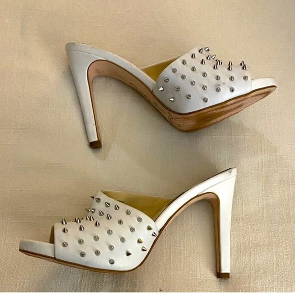 White studded high heel shoe Jessica Simpson size 10m - Picture 4 of 4